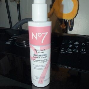 No7 Restore & Renew Cleansing Lotion - Pink